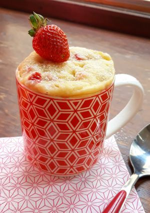 Une photo de ☆Mug Cake Fraises et Citron☆