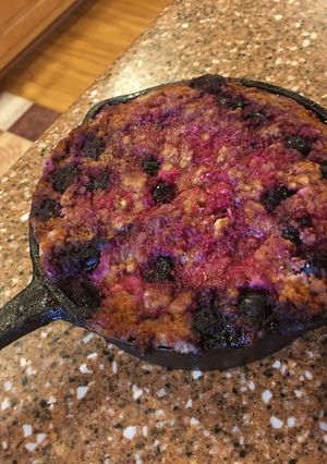 A picture of Blueberry Lemon Crumble Skillet.