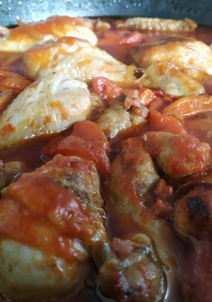Una foto de Pollo al chilindrón