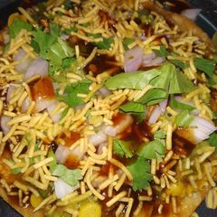 A picture of Dal pakwan.