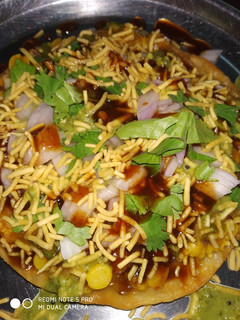 A picture of Dal pakwan.