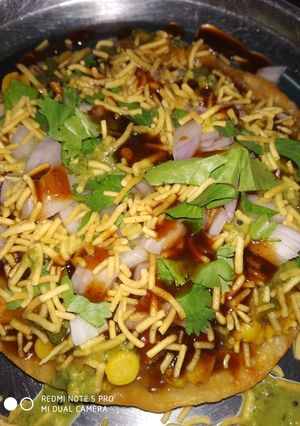 A picture of Dal pakwan.
