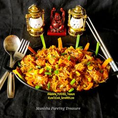 A picture of Indo-Chinese Veg Schezwan Paneer Pulao.