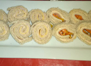 Una foto de Caracoles de pan de molde