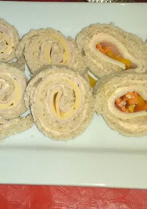 Una foto de Caracoles de pan de molde