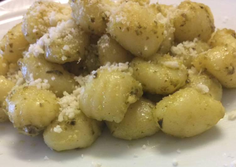 Simple Way to Prepare Quick Gnocchetti al pesto