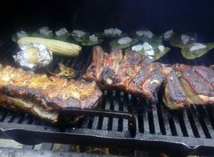 Una foto de Costillar de puerco a la leña