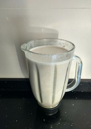 A picture of Ajoblanco in a Blender.
