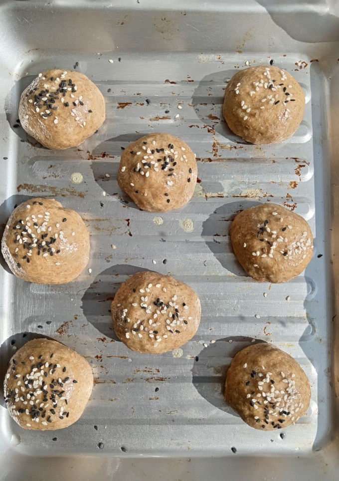 Una foto de Bollos integrales rellenos de queso crema