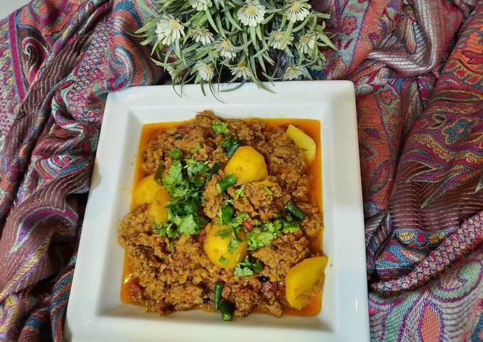 Aloo qeema Recipe by Huma Aftab - Cookpad