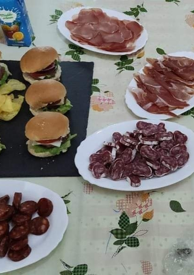 Una foto de Cena de sábado