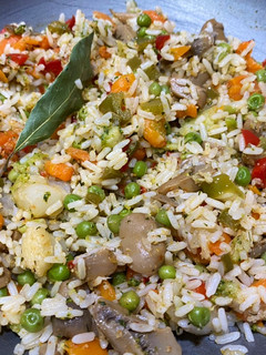 Una foto de Arroz con verduras salteadas