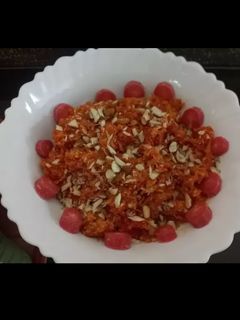 गाजर का हलवा(gajar ka halwa recipe in Hindi) रेसिपी मुख्य फोटो