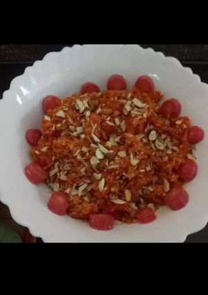 गाजर का हलवा(gajar ka halwa recipe in Hindi) रेसिपी मुख्य फोटो