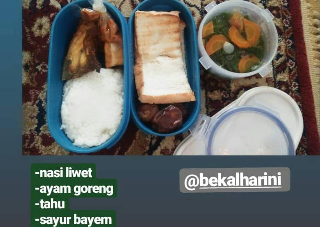 Nasi liwet, ayam goreng, sayur bayam dan sambal