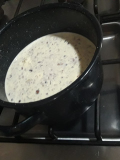 Una foto de Salsa bechamel o salsa blanca con frutos secos