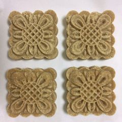 A picture of Healthy Gluten-free Vegan pine nut rice cakes.