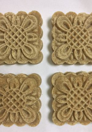 A picture of Healthy Gluten-free Vegan pine nut rice cakes.