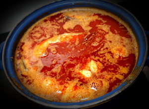 Ízletes halászlé konyhakész halászlé-sűrítményből recept fotója