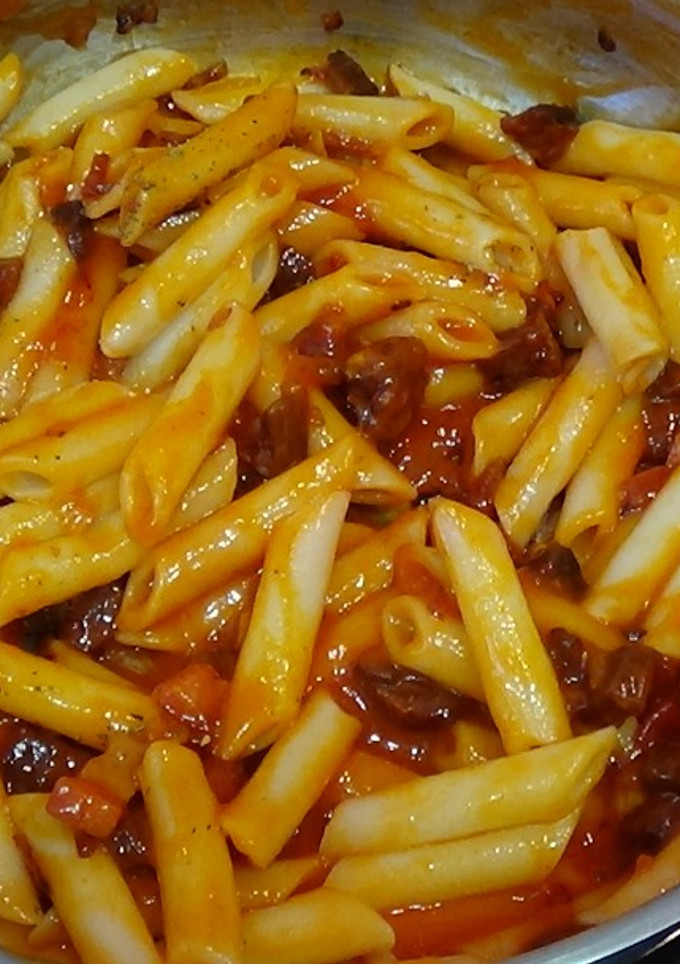 Una foto de Macarrones con chorizo
