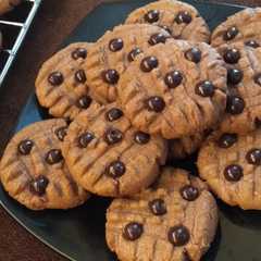 รูปของ CHOCOCHIPS COOKIES / Kue kering Chocochips