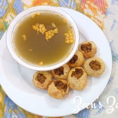 A picture of Pani Puris with Lamb Mince.