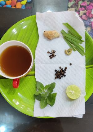 मसाला ब्लैक टी (masala black tea recipe in Hindi) रेसिपी मुख्य फोटो