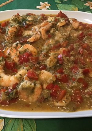 Une photo de Crevettes aux poivrons rouges,rhubarbe et aneth