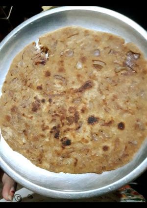 A picture of Onion paratha.