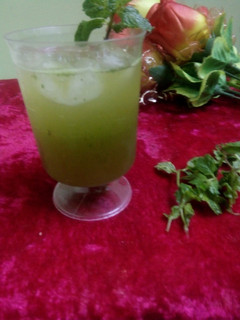 पुदीना शरबत (pudina sharbat recipe in hindi) रेसिपी मुख्य फोटो