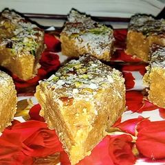 Gurr aur chanay ki Dal ka Halwa A picture of Gurr aur chanay ki Dal ka Halwa.