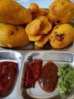 ભજીયા(Bhajiya Recipe in Gujarati) રેસીપી મુખ્ય ફોટો