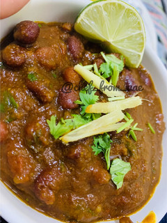 A picture of 5-ingredients Red beans curry.