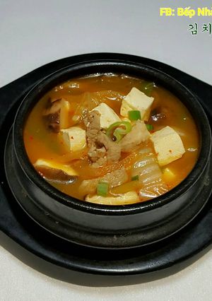 Hình của món Súp Kim Chi / Canh Kim Chi 김치찌개.