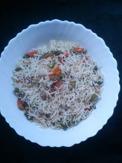 চিকেন ফ্রাইড রাইস (chicken fried rice recipe in Bengali) রেসিপির প্রধান ছবি