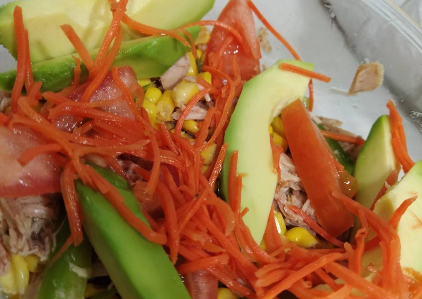 🥗 Ensalada de maíz con atún y aguacate