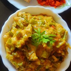 A picture of Gavar with gravy.