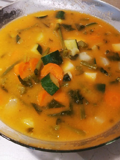 Una foto de Sopa de apio y otras verduras