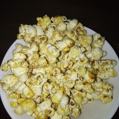 A picture of Honey coated popcorns.