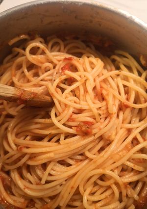 Una foto de Spaghetis Rojos