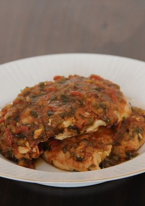 A picture of Chicken With Veggie Heavy Tomato Sauce.