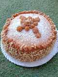 Bizcocho genovés con toffee y crocanti de almendras