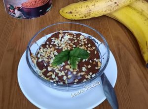 Foto di Finto gelato con banana congelata e cacao