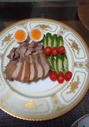 A picture of Tea and Vegetable flavored pork (pressur cooker).