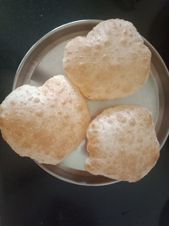 சோள பூரி (Chola poori Recipe in Tamil) செய்முறை முக்கிய புகைப்படம்