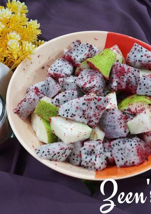 A picture of Pear and Dragonfruit Chaat.