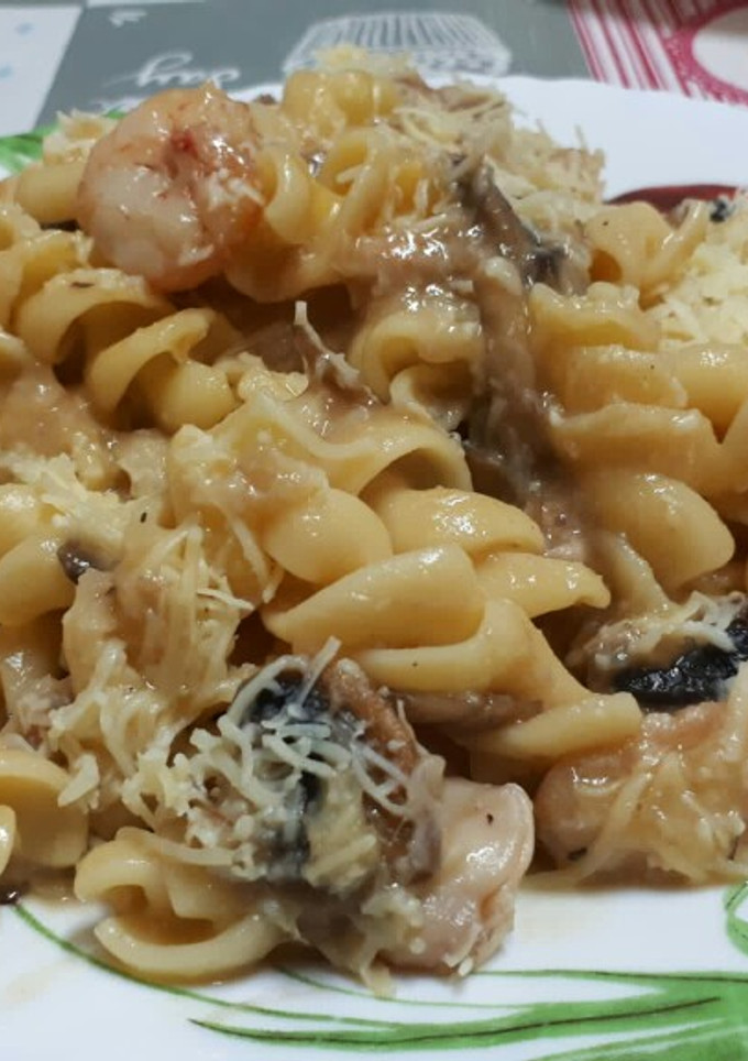 Una foto de Fusilli de mar y tierra