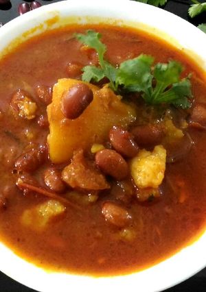 A picture of Rajma cuury.