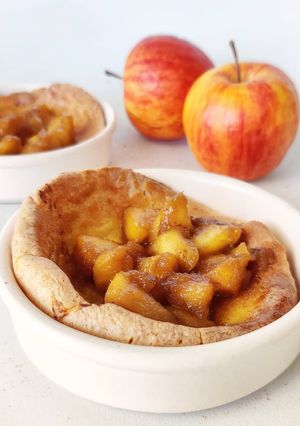 Une photo de Crêpes soufflées aux pommes caramélisées