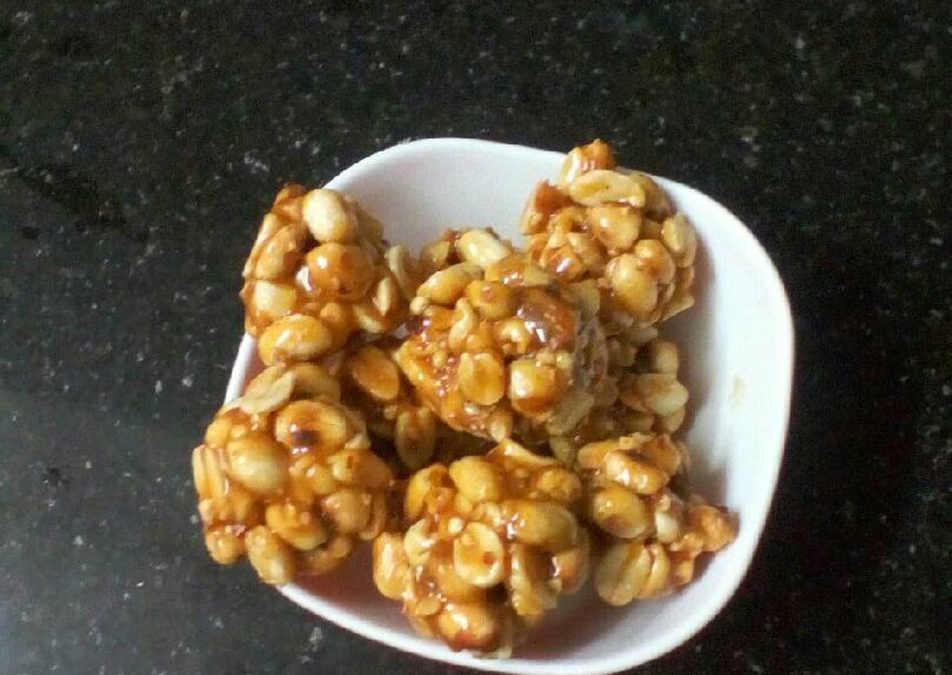 Cashew peanut laddu